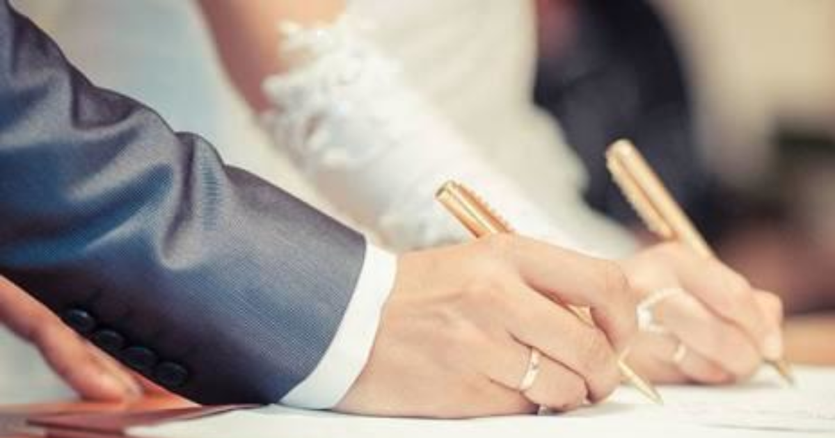 Evlendikten sonra kadınlar, eşlerinin soyadını kullanmalı mı