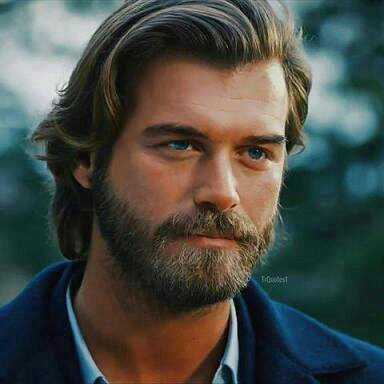 Yüzü dolgun ve yapılı erkekler mi ince ve elmacık kemikleri çıkık erkekler mi hangisinin çekiciliği var ve hoş duruyor??