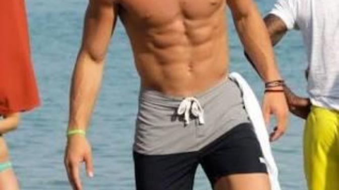 Kızlar, sizce erkekte 204 cm boy nasıl? çok mu fazla?