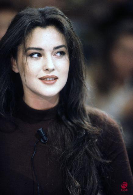 Monica Bellucci'nin yuz tipi?