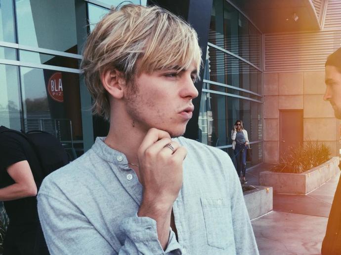 Ross Lynch yakışıklı mı?