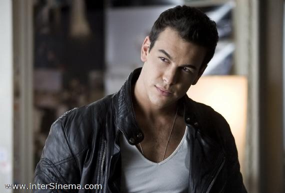 Mario Casas'ı nasıl buluyorsunuz?