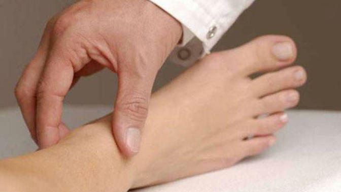 Topuk ağrısı nasıl geçer? Hamilelikle ilgisi var mıdır?