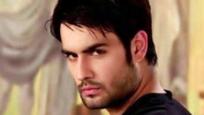 Kızlar, Vivian Dsena Mı Barun Sobti Mi Hangisi Daha Yakışıklı?