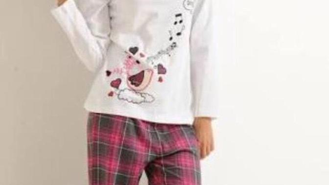 Gece yatarken pijama mı yoksa şort, tayt , eşofman gibi farklı kıyafetler mi tercih ediyorsunuz?