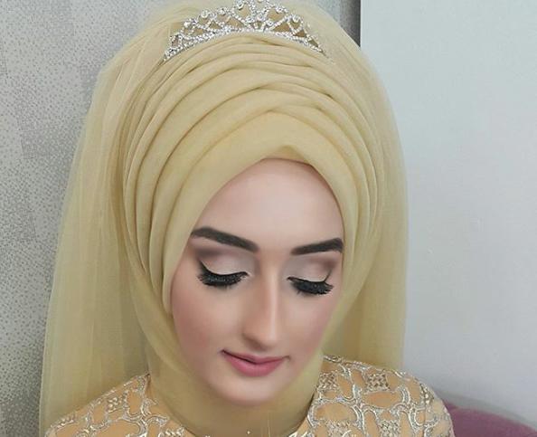 Gelin basi icin hangisini secsem.. ? Renkli olan bir kactane de attim siz onlari beyaz örtüyle dusunerek seçin lutfen?