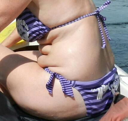 kimler gobegim var ama bu yaz yinede bikini giyecegim diyor??