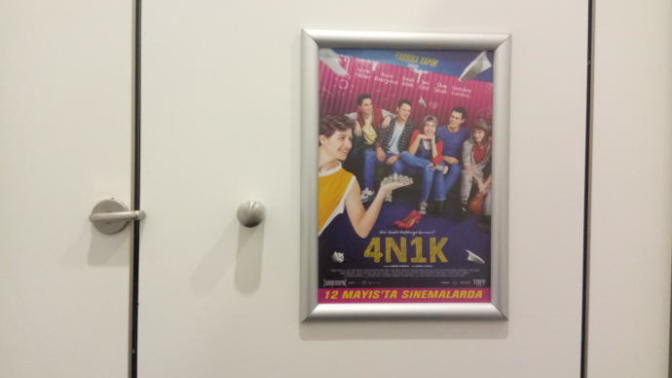 AVM tuvalet kapılarında hangi reklamı görmek istersiniz?