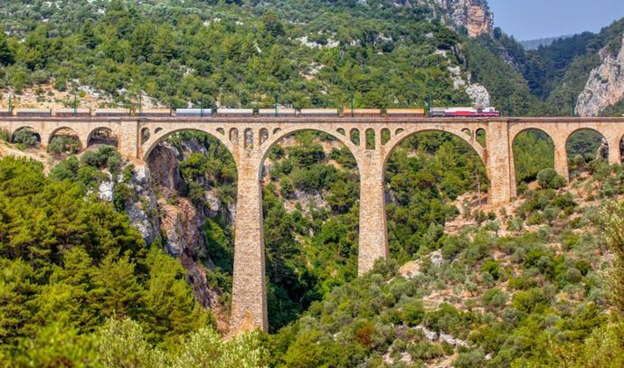 Adana'da mutlaka görülmesi gereken yerler hangileri?