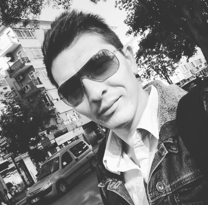 "Kalbi Buz Tutmuş Insan Yeniden Sevebilir mi"?