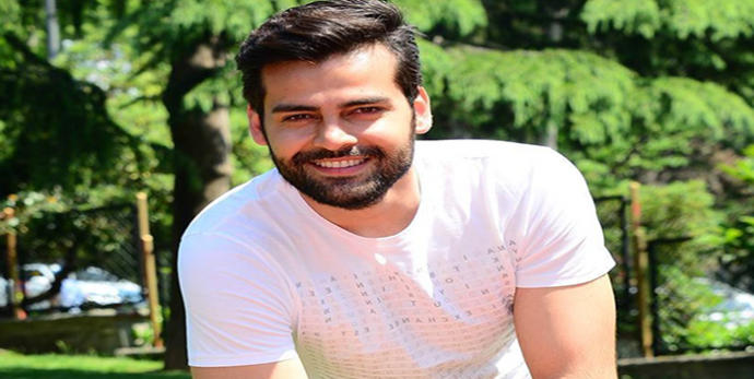 Erkan Meriç'i Yakışıklı Buluyor Musunuz?