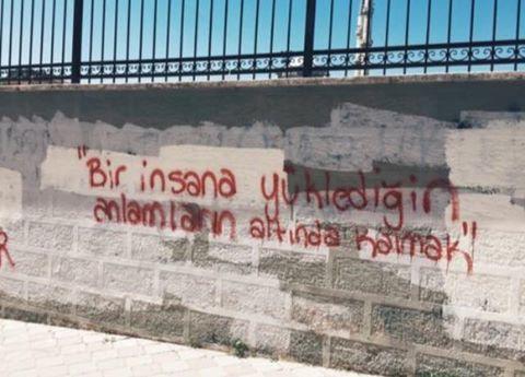 Siz insanlara yüklediğiniz anlamların altında kaldınız mı ?