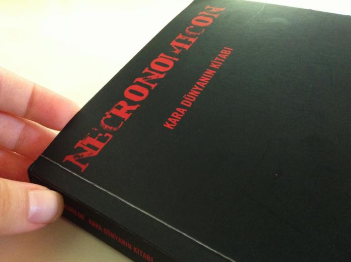 Necronomicon isimli kitabı (5000 tl ) arıyorum?