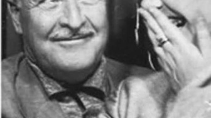 Size Nazım Hikmet'in Vera'ya baktığı gibi bakan oldu mu?