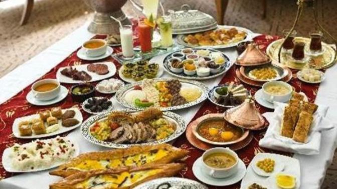 Az yiyin iftarda sonra buraya gelip yok karnım ağırıyor bir yerim şişti ne yaparım diye sormayın tamam mı?