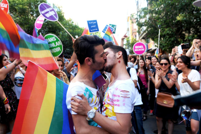 LGBT yüzünden felaket gelir mi?
