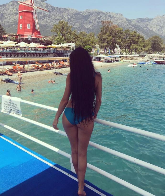 Kızlar, bu tarz bikini giyer misiniz,hangisini tercih edersiniz ya da ediyorsunuz (resimli ) ?