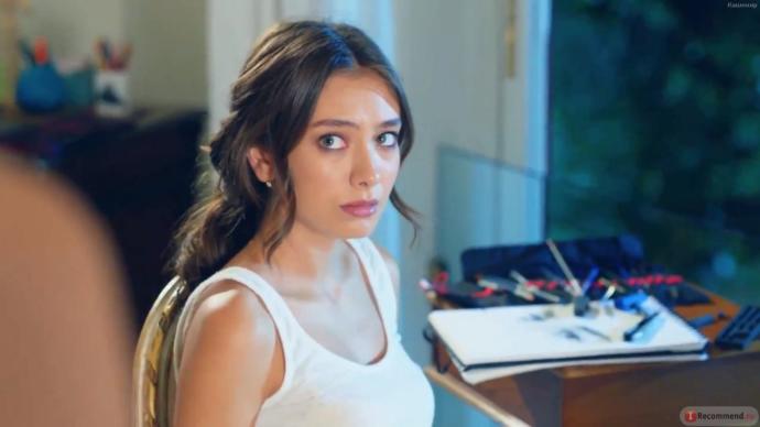 Neslihan Atagül'ün saç rengi tam olarak ne (özellikle bu resimlerdeki saçına bakın ) ?