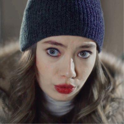 Neslihan Atagül'ün saç rengi tam olarak ne (özellikle bu resimlerdeki saçına bakın ) ?