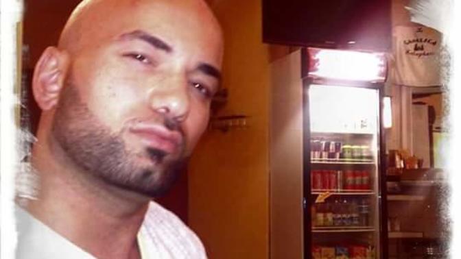 Kel, çekik gözlü ve gamzeli Erkekler hakkında düşünceleriniz nedir aa dostlar? ? (Resimdeki bendeniz) saygilar sevgiler efenim☺☺?