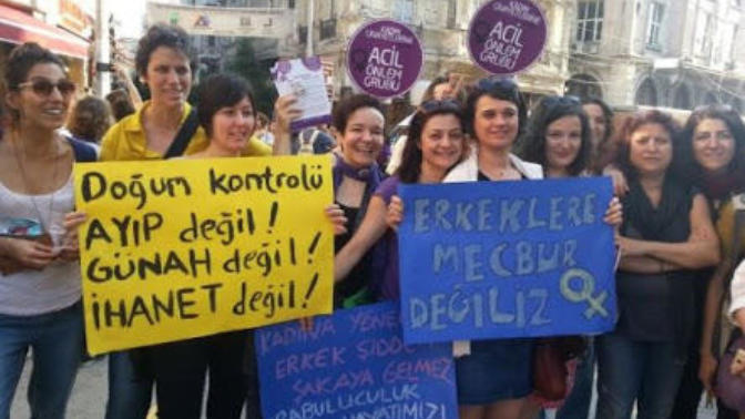 Türkiye'deki feministler neden hep çirkin😕?