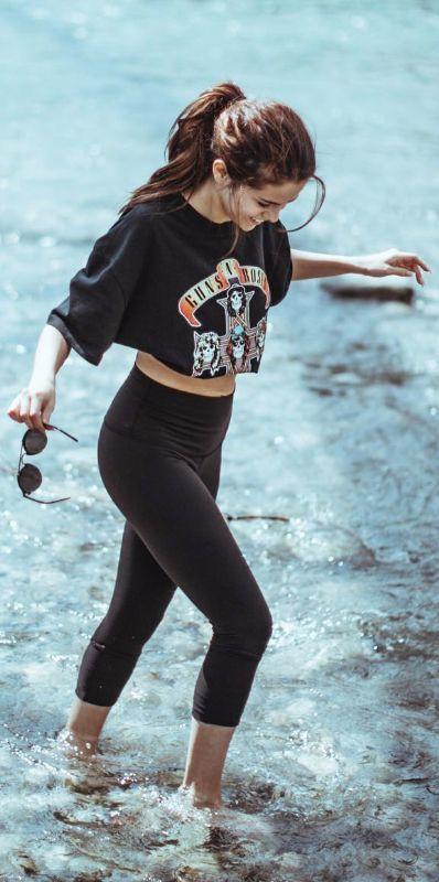 Selena Gomez vs Gigi Hadid?
