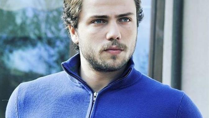 Kızlar, Tolga Sarıtaş Mı Barış Arduç Mu Hangisi Daha Yakışıklı?