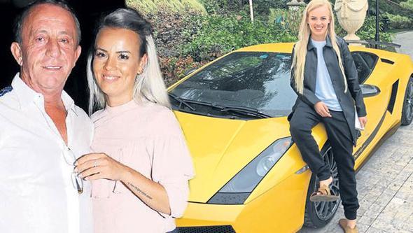 Ali Ağaoğlu'nun sevgilisi işe Lamborghini ile gidiyor.Siz işe ne ile gidiyorsunuz?