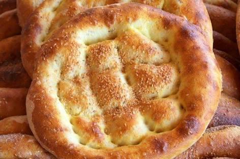 Yumurtalı ramazan pidesi mi, yumurtasız ramazan pidesi mi?