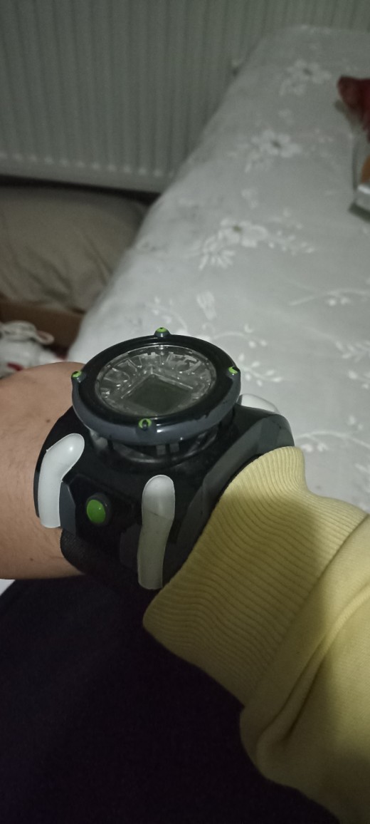 Omnitrix Gerçek Mi?
