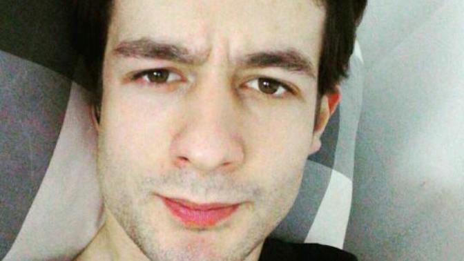 Burnum cok buyuk eskilerden yumuk ve gafa yedigim icin yan tarfinda hafif egrilik var estetik olmalimiyim sizcede?