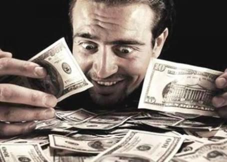 Bir eve kira olarak 5000 tl veren mi zengindir yoksa ev sahibi olan mı?