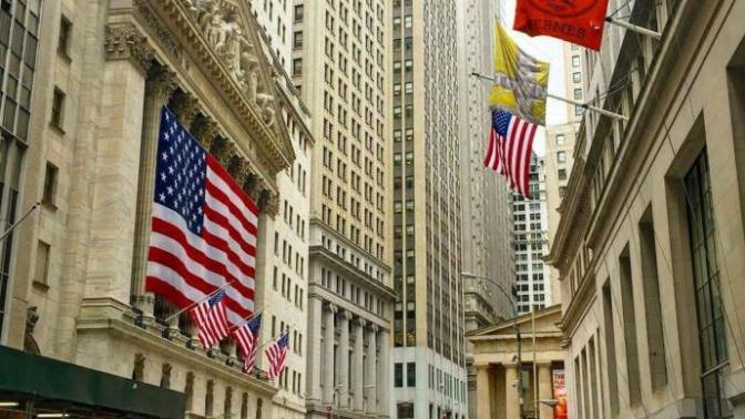 New york'ta wall street diye bir cadde var orda iş bulan cok zengin oluyormus dogrumu?