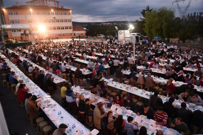 Ramazan ayında mahalle iftarlarına katılır mısınız?