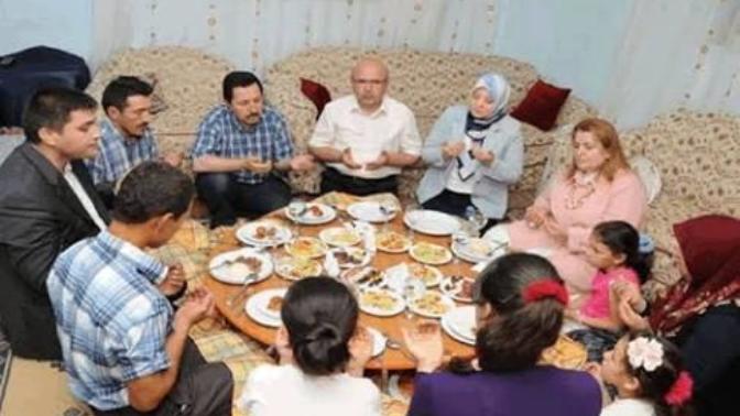 İftar veya akşam yemeği sofralarınız reklamlardaki gibi kalabalık aile şeklinde oluyor mu?