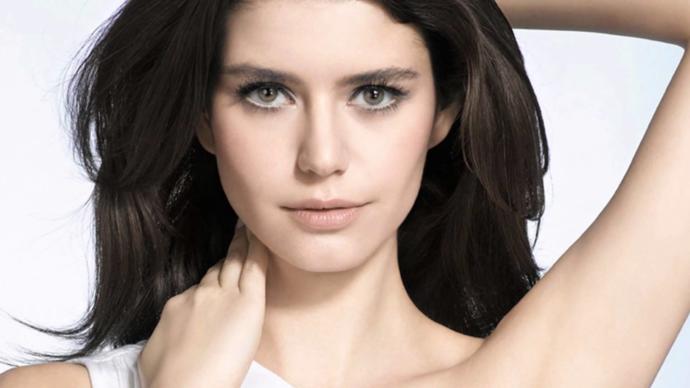 Beren Saat çok güzel degil mi?