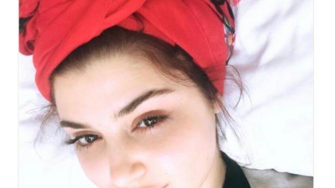 Hande Erçel'in makyajsız halini nasıl buluyorsunuz?