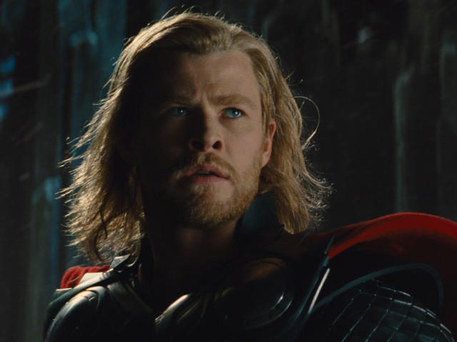 Arkadaşlar adam chris hemsworth hem çağatay'dan hem kıvanç'tan yakısıklı değil mi sizce?