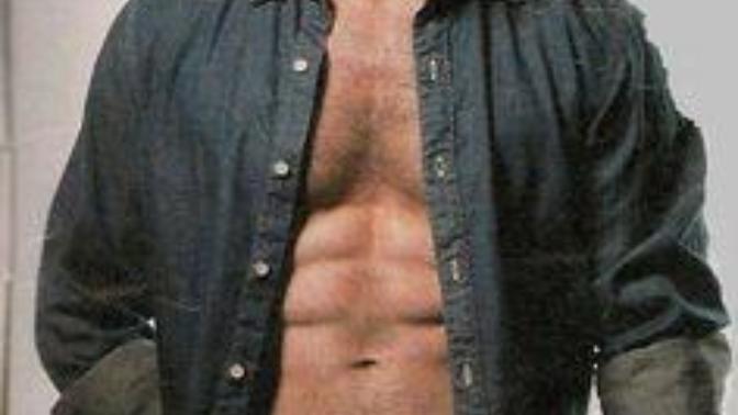 Her erkek vucut yapınca jason statham gıbı karızma olmaya calısıyor mantıklı bır seymı?