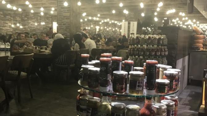 İftarı dışarda yapmayı pek sevmiyorum 😬Ama bugün böyle oldu siz seviyor musunuz dışarda iftarı?