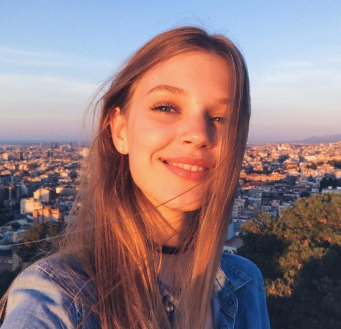 Bu kızın güzelliğine 10 üzerinden kaç verirsiniz?