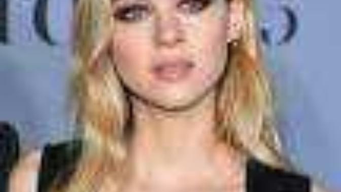 Nicola Peltz Güzel mi?