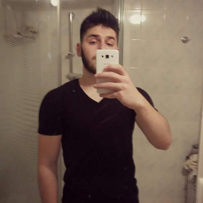 Sizce kafam çok mu ince/küçük 😐 ?