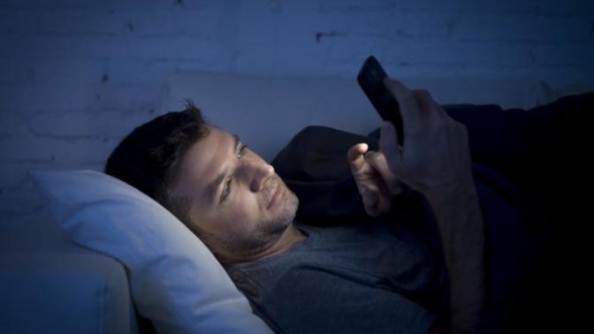 Her gece uyumadan önce size mesaj atan sevgiliniz, bir gece mesaj atmasa bunu sorun eder misiniz?