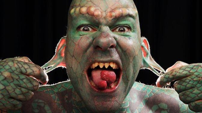 Estetik ameliyatı ile "The Lizardman" (Kertenkele Adam) haline gelen Erik Sprague hakkında ne düşünüyorsunuz?