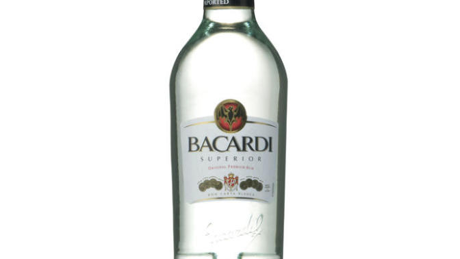 Pazartesi bacardinin yarisi colayla ictim yarisini sade ictim hala kendime gelemedim normal mi bu?