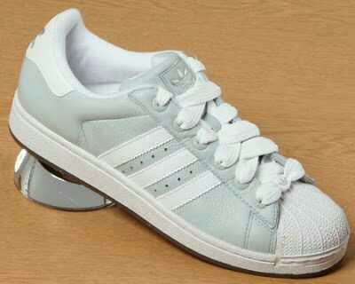 Adidas superstarın kalın ipli avrupa yapımı olanlarını hatırlıyor musunuz??