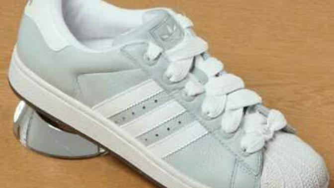 Adidas superstarın kalın ipli avrupa yapımı olanlarını hatırlıyor musunuz?