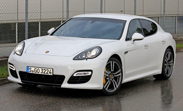 Altında Porsche Panamera olan biri mi daha zengindir, Mercedes CLS olan biri mi?