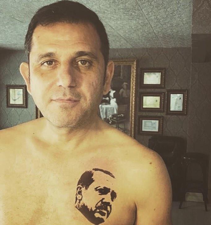 Değerli çağdaş dostlarım 😳 Fatih Portakal Erdoğan dövmesi yaptırmış gördünüz mü😱?